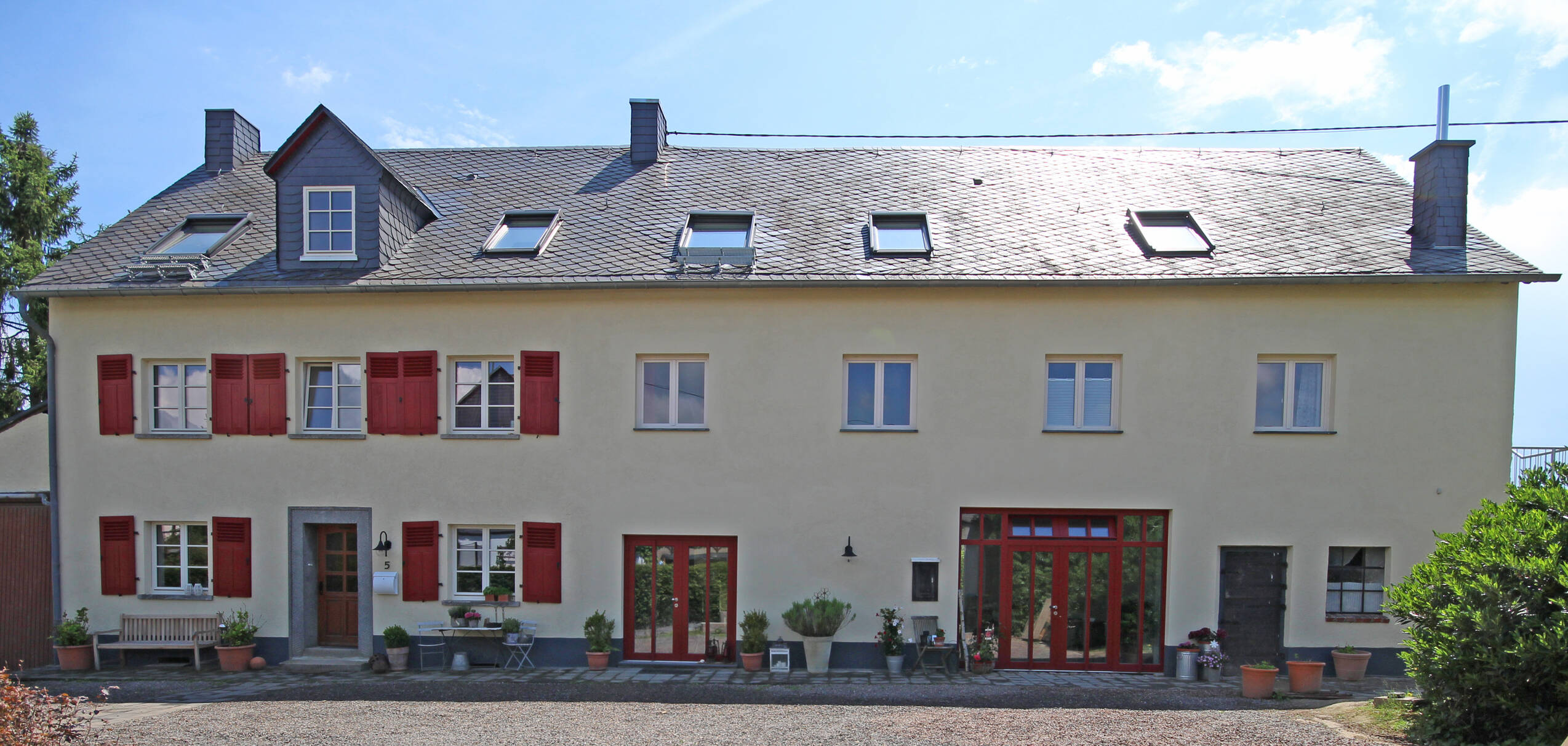 Landhof Lieg Frontansicht Sicherung 